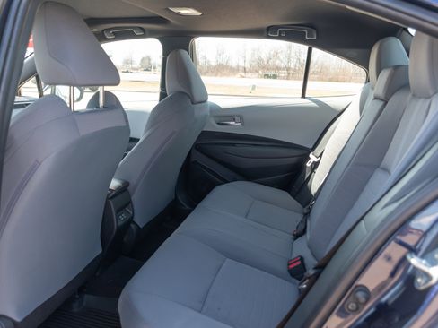 Used 2025 Toyota Corolla SE w/ SE Premium Package image 19