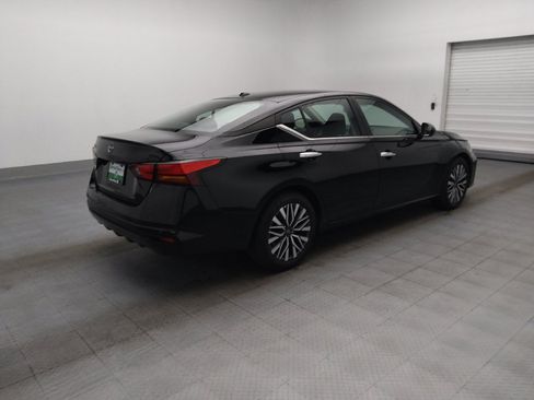 Used 2025 Nissan Altima 2.5 SV FWD image 10