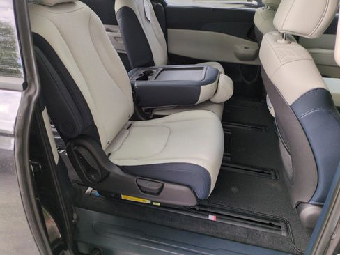 New 2026 Kia Carnival SX FWD image 41