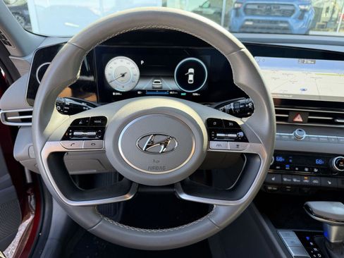 Used 2023 Hyundai Elantra SEL w/ Convenience Package image 19