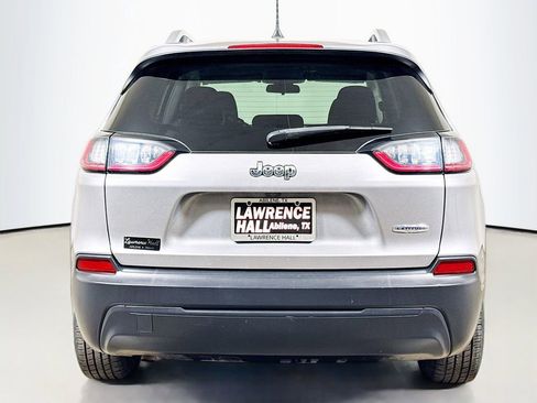 Used 2019 Jeep Cherokee Latitude w/ Popular Appearance Group image 5