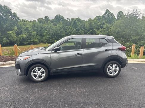 Used 2025 Nissan Kicks Play S FWD image 1