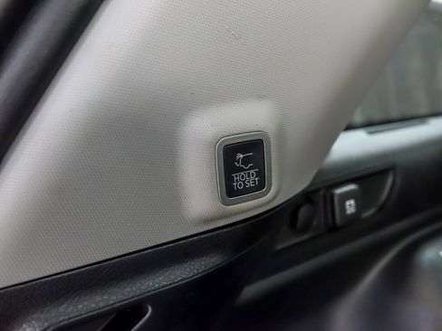 Used 2022 Jeep Grand Cherokee Limited image 27