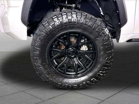 Used 2024 Toyota Tundra Limited image 11