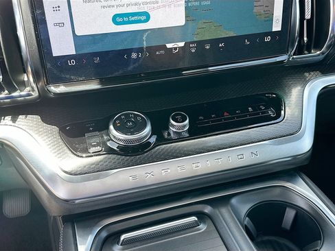 New 2026 Ford Expedition Max Platinum w/ Stealth Appearance Package AWD/4WD image 12