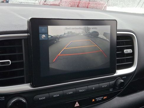 Certified 2023 Hyundai Venue SEL image 18