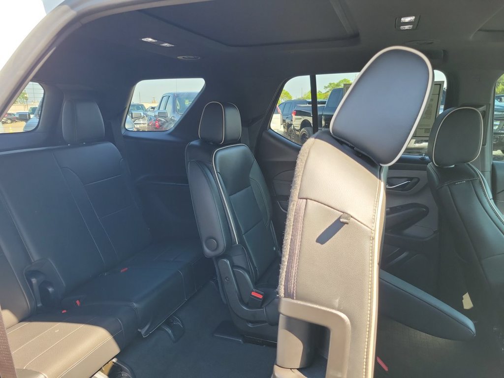 Certified 2023 Chevrolet Traverse Premier w/ Redline Edition FWD image 28