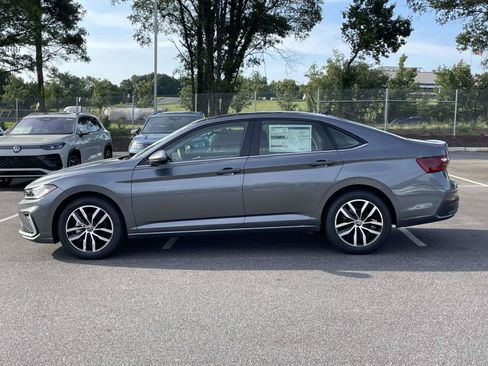 New 2026 Volkswagen Jetta SE FWD image 4