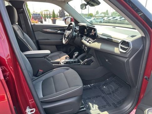 Used 2024 Chevrolet TrailBlazer LT w/ LT Cold Weather Package image 31