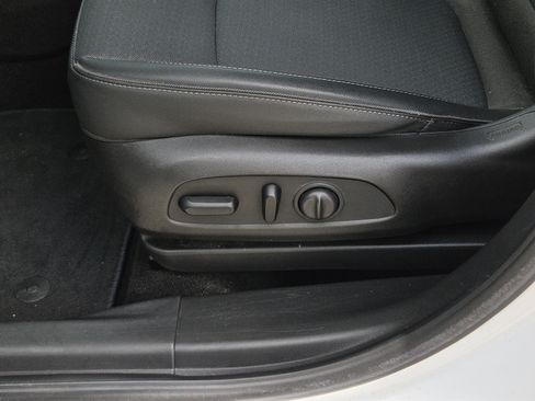Used 2022 Buick Encore GX Preferred w/ Cold Weather Comfort Package FWD image 26