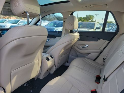 Used 2020 Mercedes-Benz GLC 300 4MATIC w/ Multimedia Package image 7