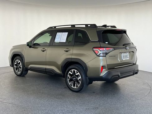 Certified 2025 Subaru Forester Premium AWD/4WD image 8