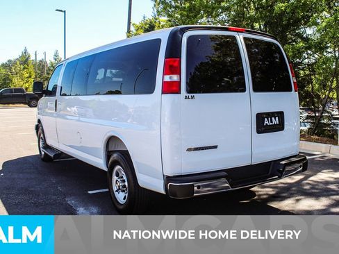Used 2025 Chevrolet Express 3500 LT w/ LT Preferred Equipment Group RWD image 5