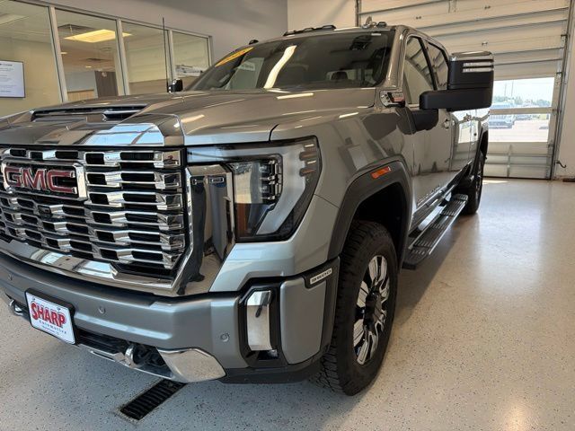 Used 2025 GMC Sierra 3500 Denali w/ Denali Reserve Package AWD/4WD image 6