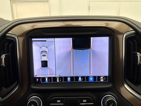 Used 2021 Chevrolet Silverado 1500 High Country w/ Technology Package AWD/4WD image 33