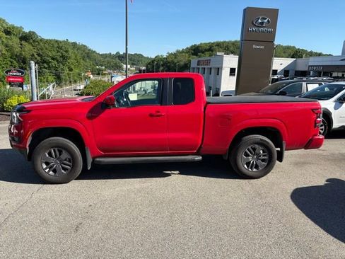 Certified 2025 Nissan Frontier SV AWD/4WD image 2