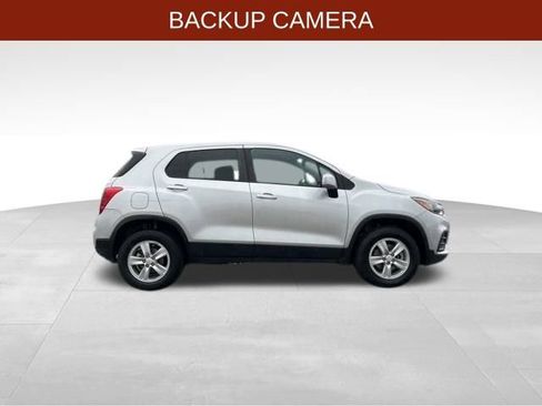 Used 2021 Chevrolet Trax LS w/ Tint and Cruise Package image 8