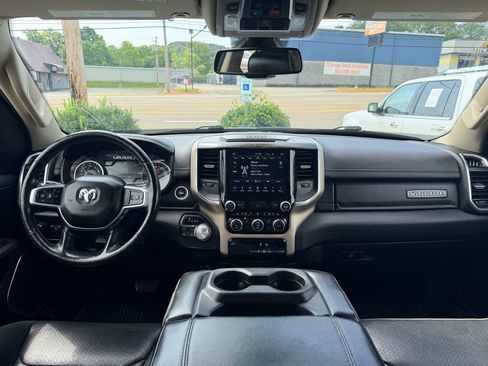 Used 2019 RAM 1500 Laramie AWD/4WD image 18