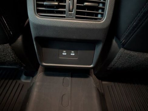 Used 2025 Nissan Rogue SV image 10