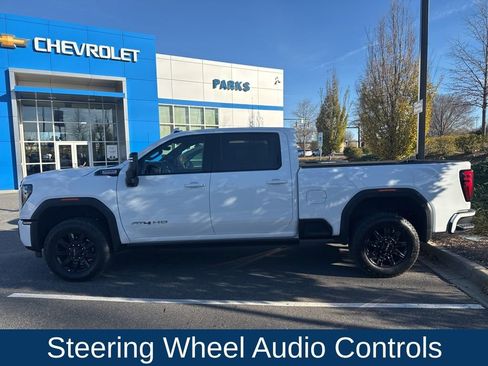 Used 2025 GMC Sierra 2500 AT4 w/ AT4 Premium Plus Package image 12
