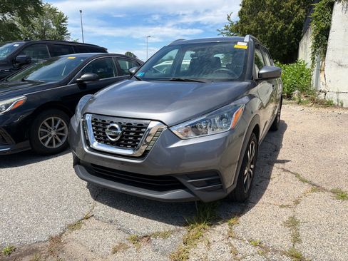 Used 2019 Nissan Kicks SV FWD image 7