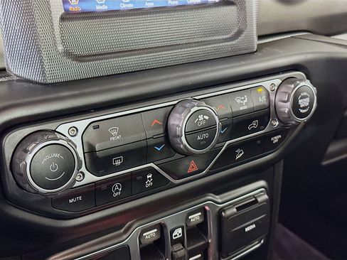 Used 2019 Jeep Wrangler Unlimited Sport S image 22