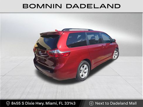 Used 2020 Toyota Sienna LE image 3