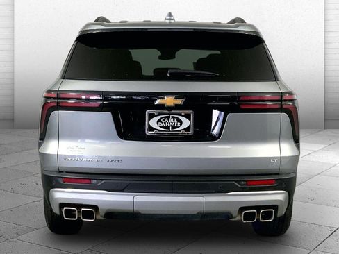 Used 2024 Chevrolet Traverse LT AWD/4WD image 3