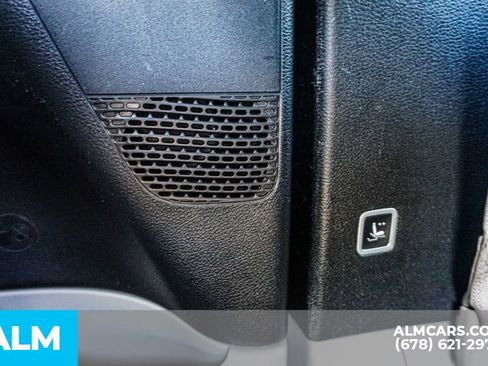 Used 2019 Chrysler Pacifica Touring-L FWD image 35