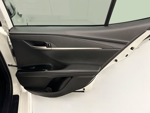Used 2025 Toyota Camry SE FWD image 31