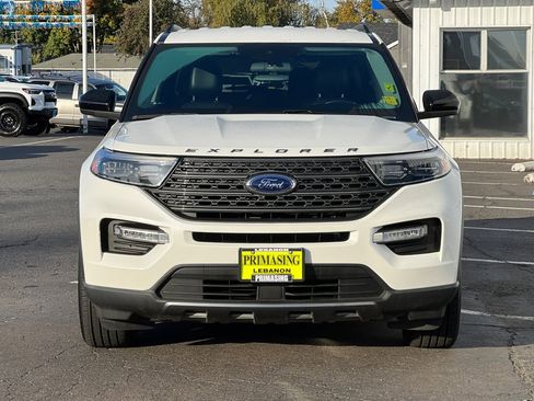 Used 2022 Ford Explorer XLT w/ Equipment Group 202A image 6