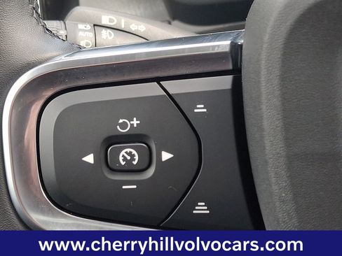 Certified 2025 Volvo XC40 B5 Ultra w/ Protection Package Premier image 22