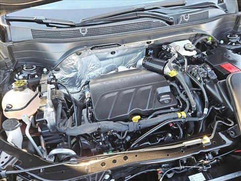 Used 2025 Chevrolet Trax LT w/ LT Convenience Package image 20