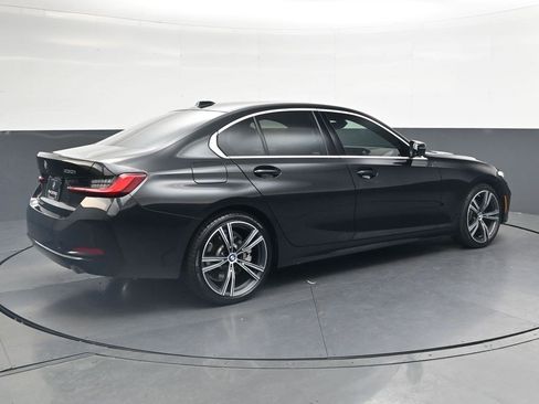 Used 2024 BMW 330i Sedan w/ Convenience Package RWD image 4