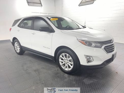Used 2018 Chevrolet Equinox LS FWD image 3