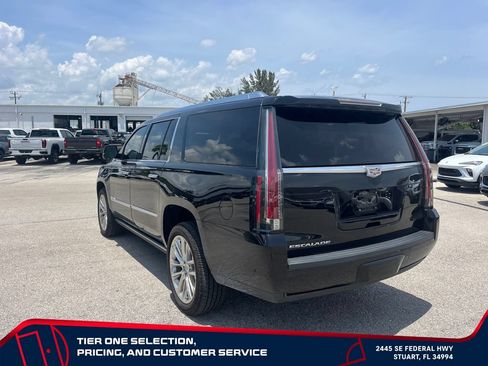 Used 2020 Cadillac Escalade ESV Premium Luxury RWD image 7