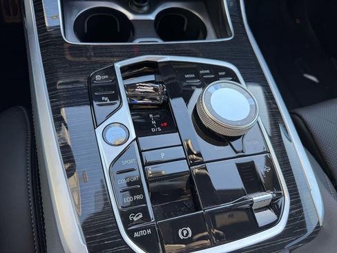 Certified 2026 BMW X7 xDrive40i w/ Executive Package image 16