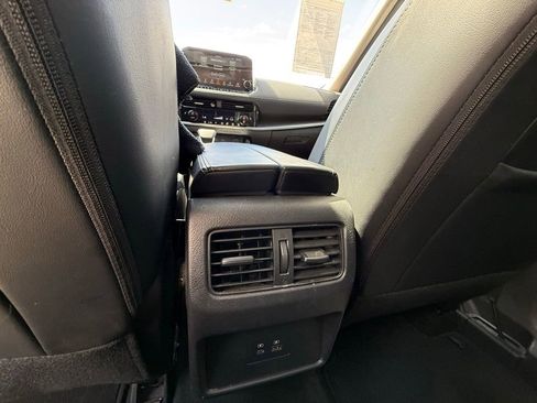 Used 2023 Nissan Rogue Platinum FWD image 20