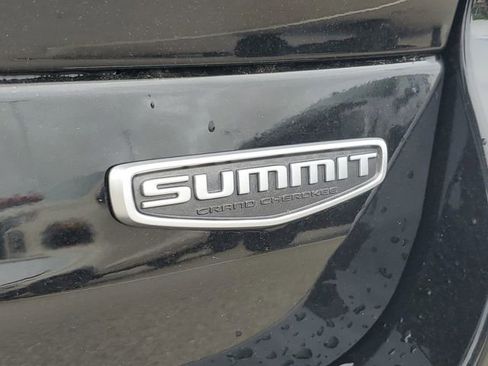 Used 2022 Jeep Grand Cherokee Summit w/ Luxury Tech Group V AWD/4WD image 7