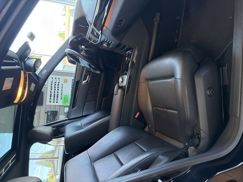 Used 2010 Mercedes-Benz E 350 4MATIC Sedan image 2