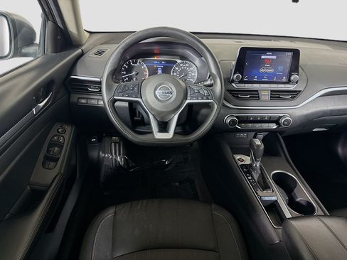 Used 2022 Nissan Altima 2.5 SV FWD image 17