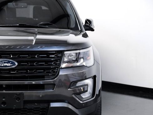 Used 2017 Ford Explorer Sport w/ Equipment Group 401A AWD/4WD image 38