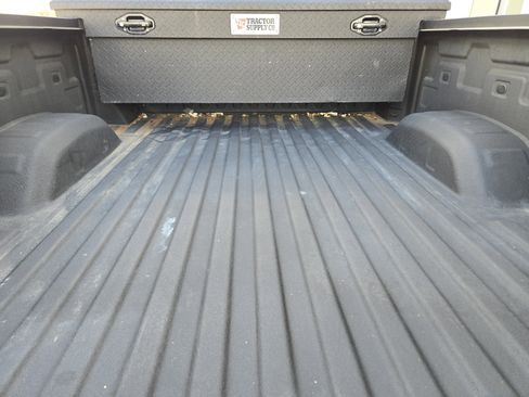 Used 2024 Chevrolet Silverado 2500 ZR2 w/ Technology Package AWD/4WD image 32