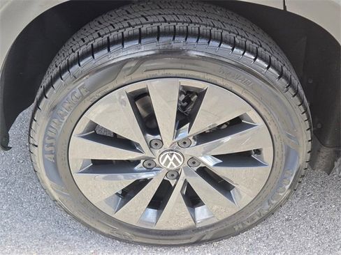 Used 2023 Volkswagen Taos S image 10