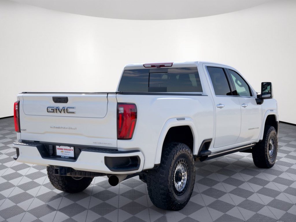 Used 2024 GMC Sierra 2500 Denali Ultimate AWD/4WD image 9