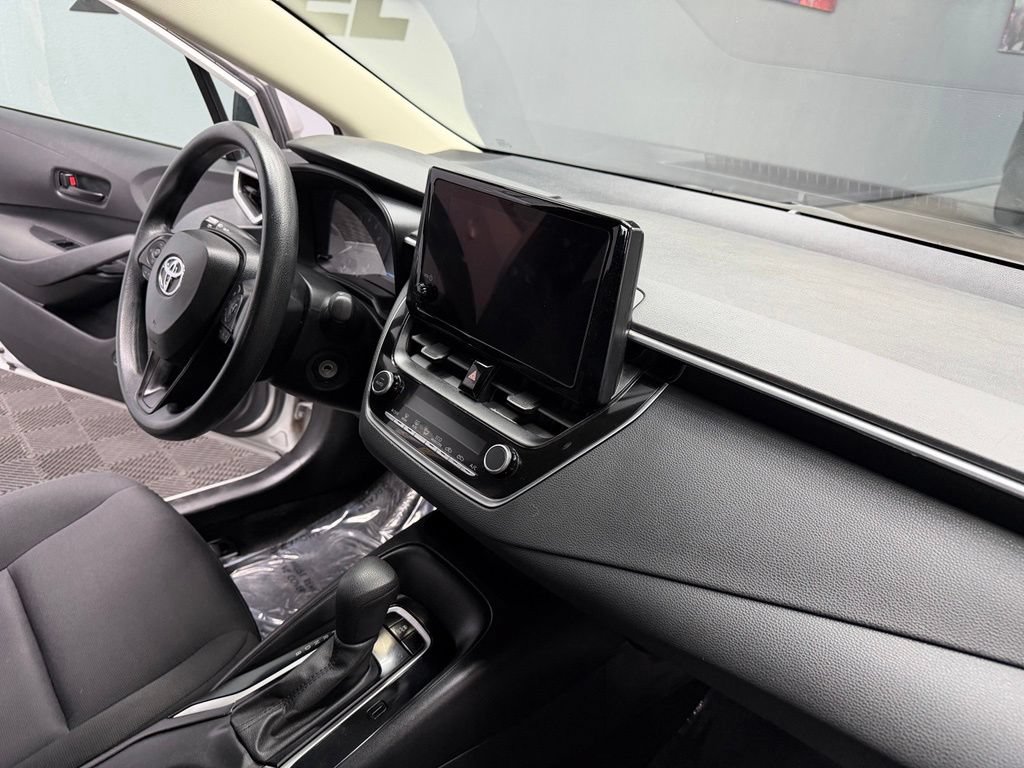 Used 2024 Toyota Corolla LE FWD image 47