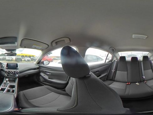 Used 2025 Nissan Sentra SV FWD image 36