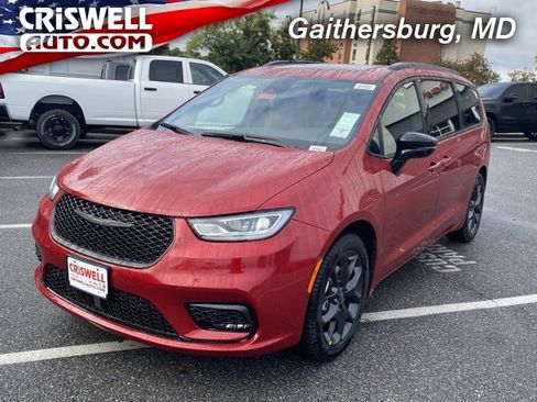 New 2026 Chrysler Pacifica Limited w/ S Appearance Package image 1