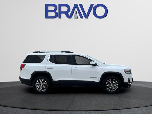Used 2023 GMC Acadia SLT FWD image 4