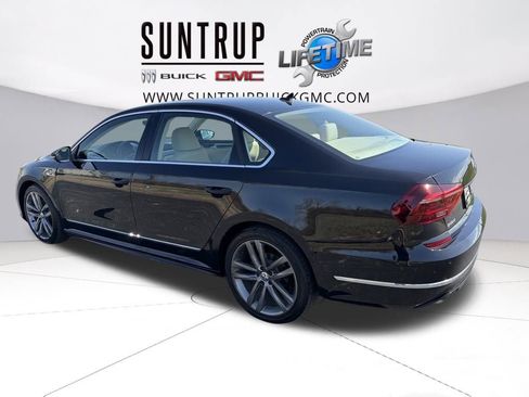 Used 2019 Volkswagen Passat 2.0T SE R-Line image 3